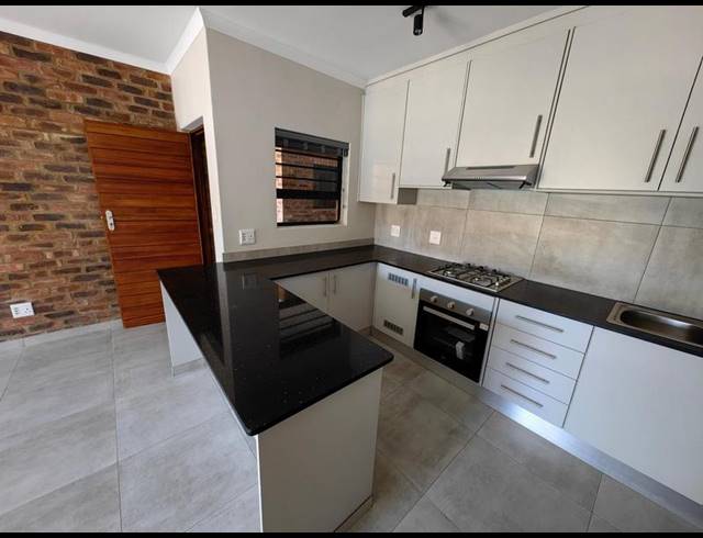 1 BEDROOM PROPERTY TO RENT IN DIE BULT